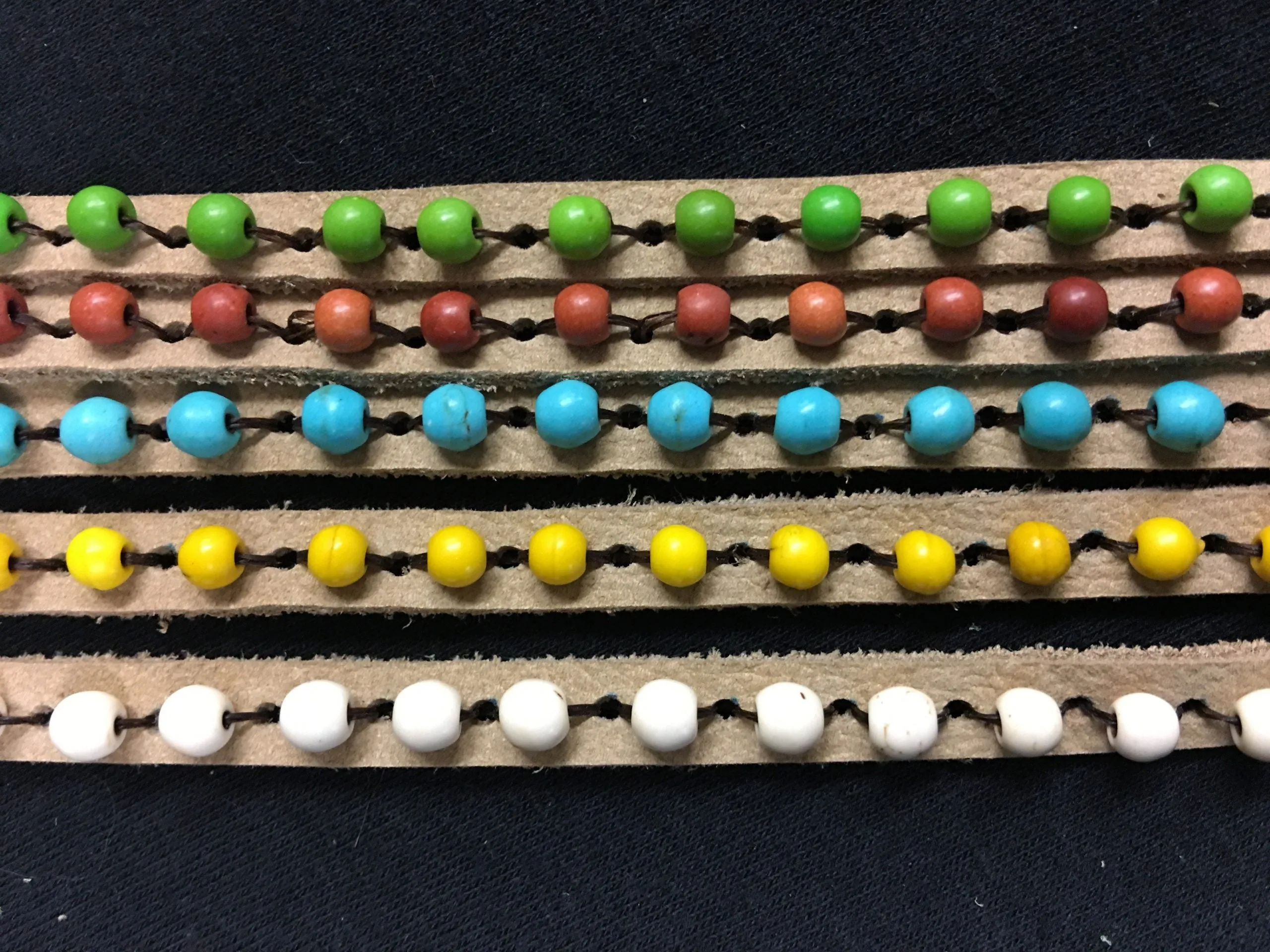 Bali Queen Fünfstrang Leder Wickelarmband Hellbraun/Mehrfarbig