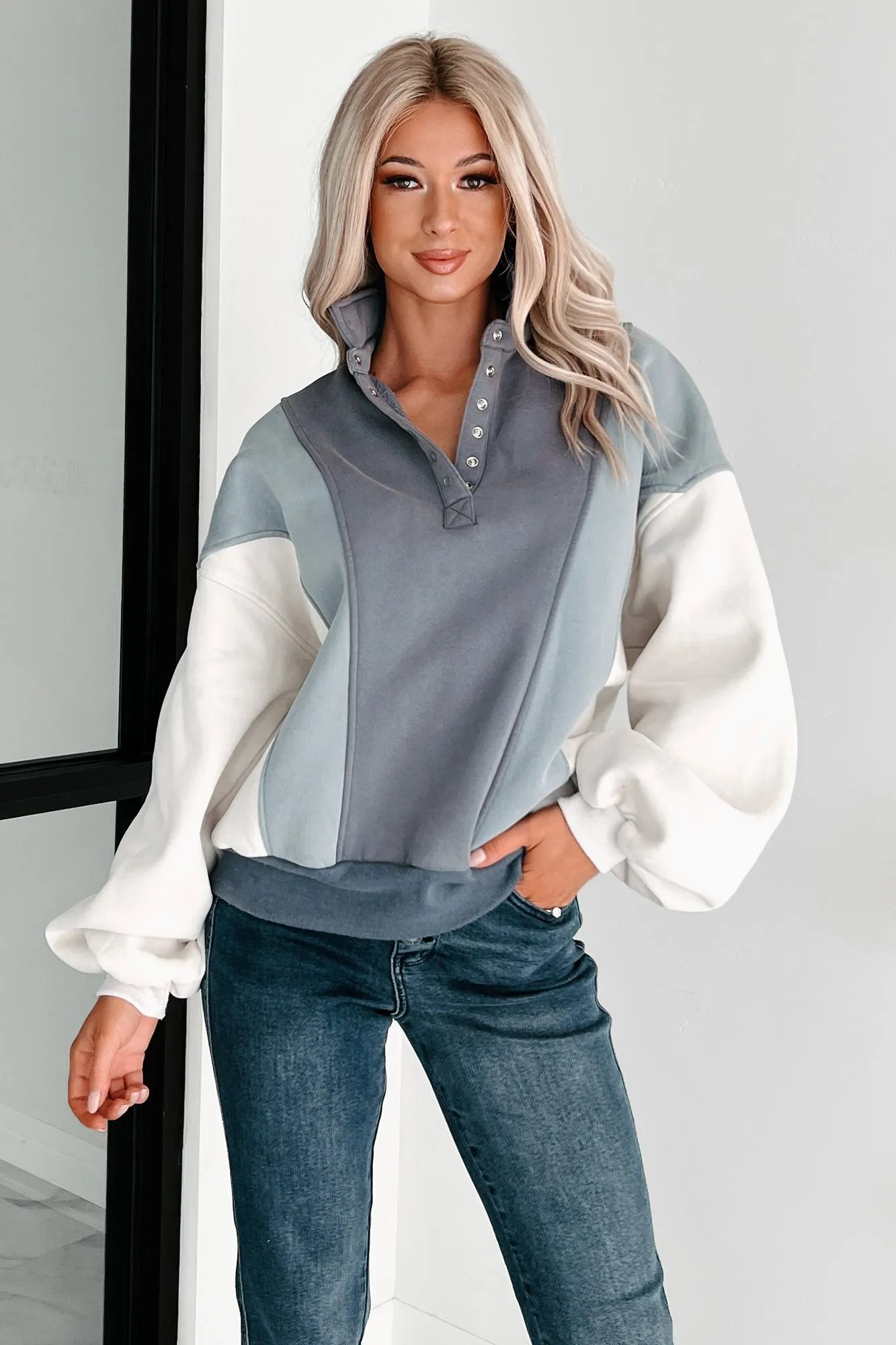 Blizzard Blues Colorblock Pullover Sweatshirt (Blau Multi)