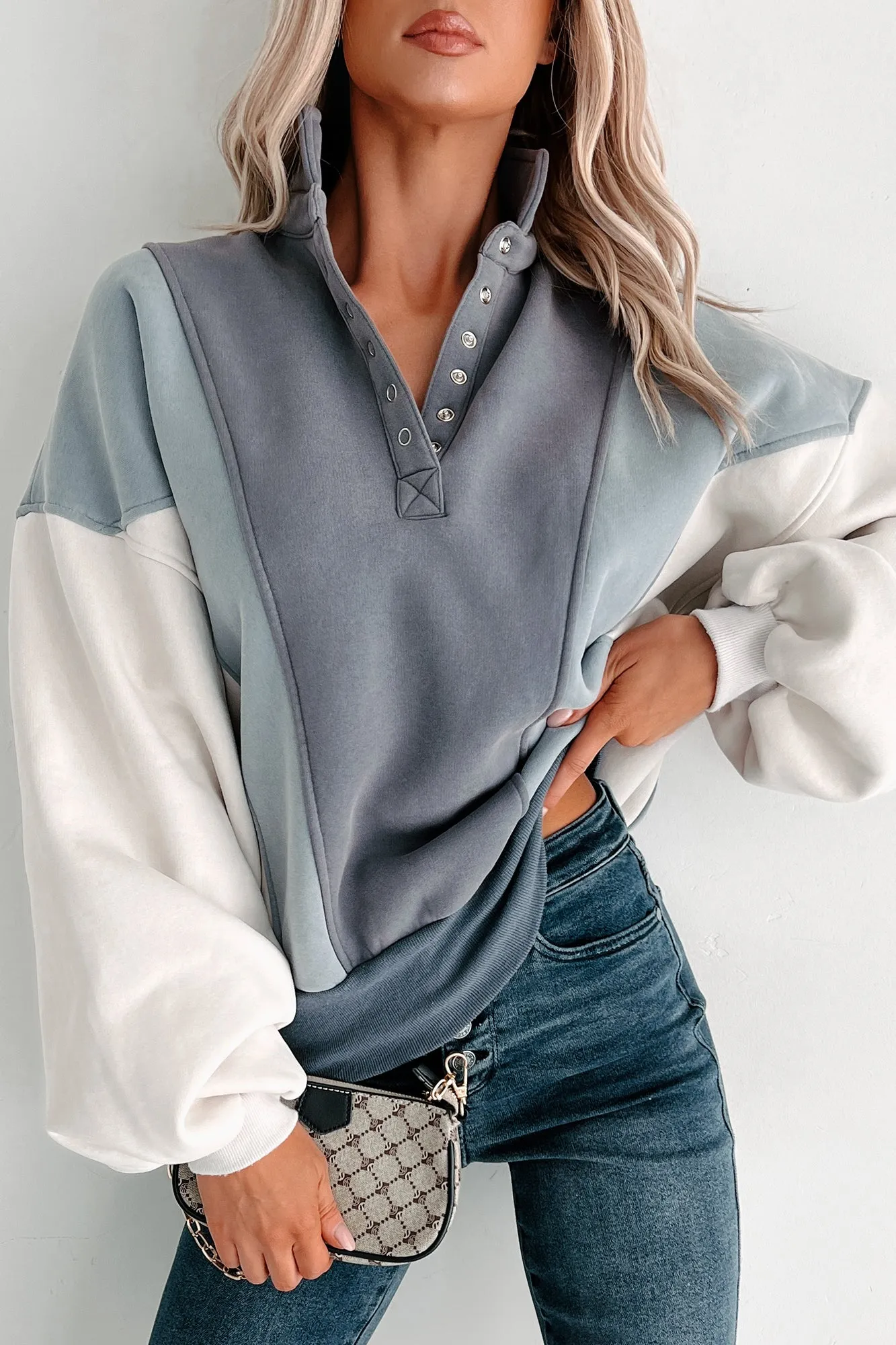 Blizzard Blues Colorblock Pullover Sweatshirt (Blau Multi)