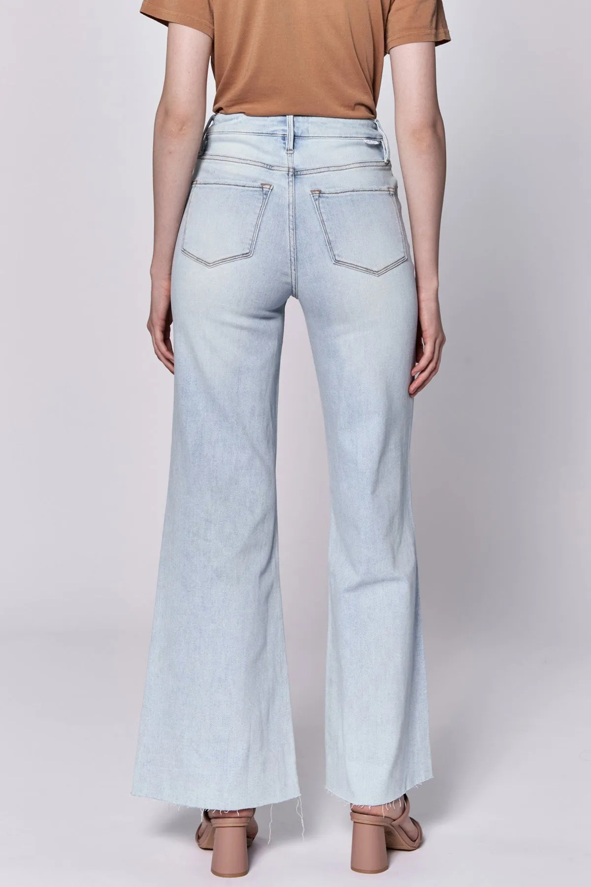 Lieber John Fiona High Rise Vollbund Abgeschnittener Saum Jeans Strand