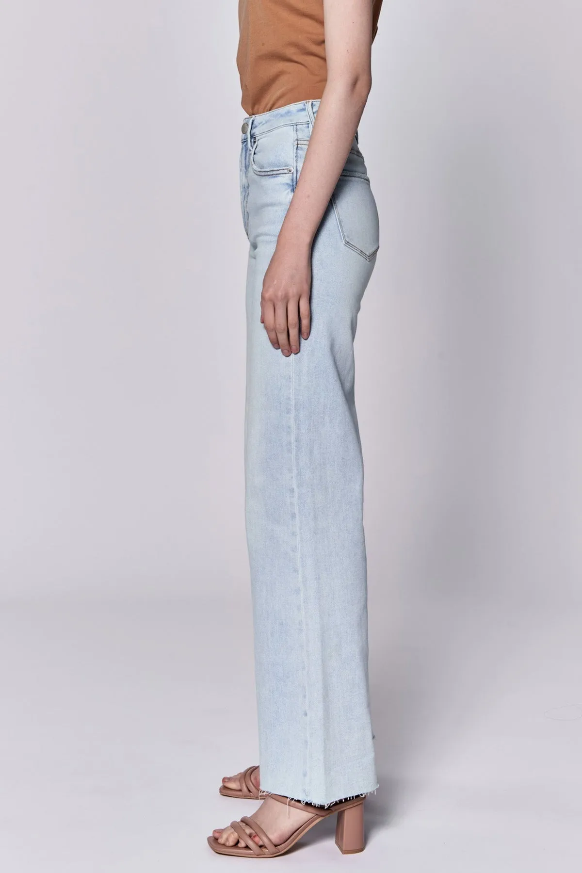 Lieber John Fiona High Rise Vollbund Abgeschnittener Saum Jeans Strand
