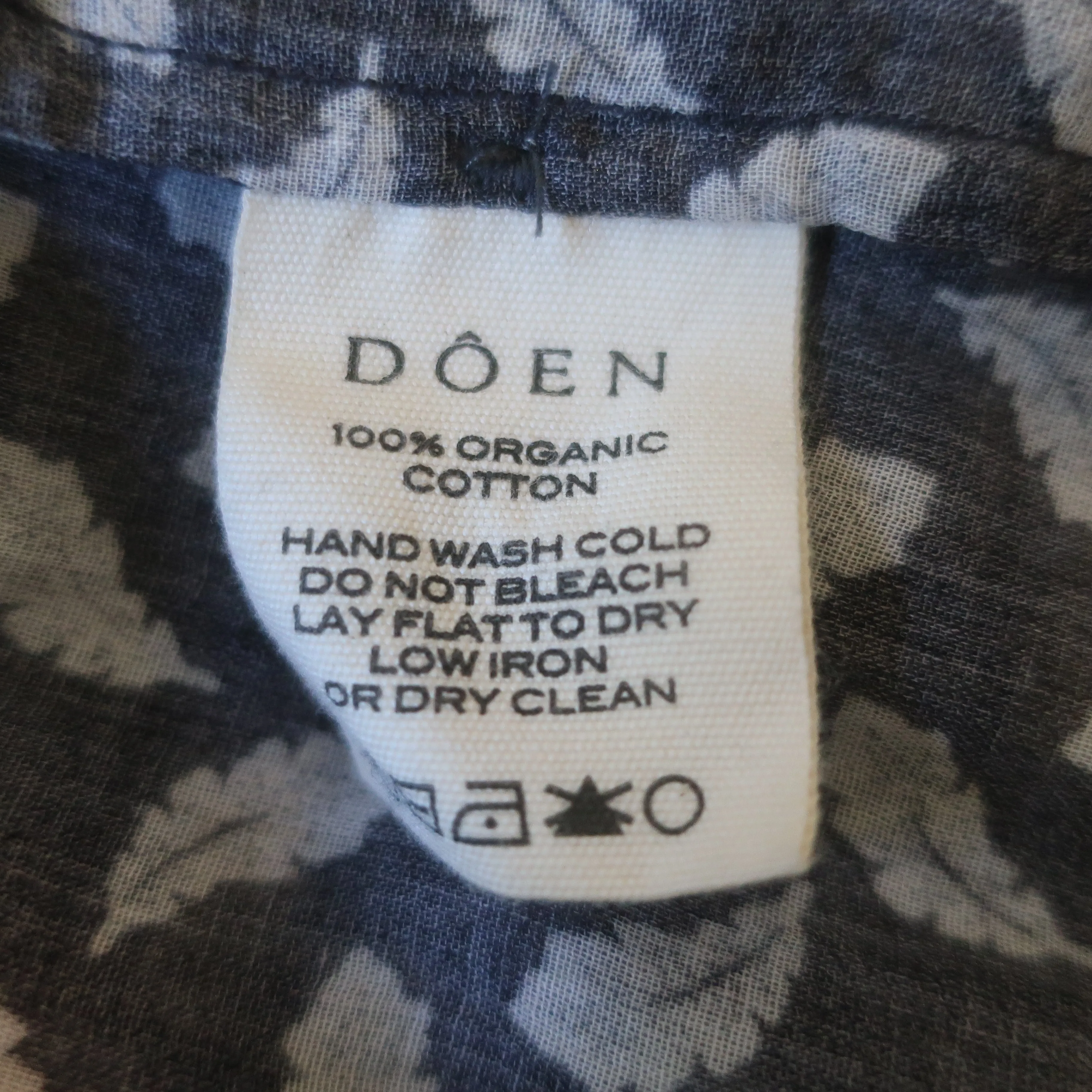 Doen Norma Bluse mit Krawattenverschluss Kohleblatt-Print Voile Größe Mittel Langarm Oberteil