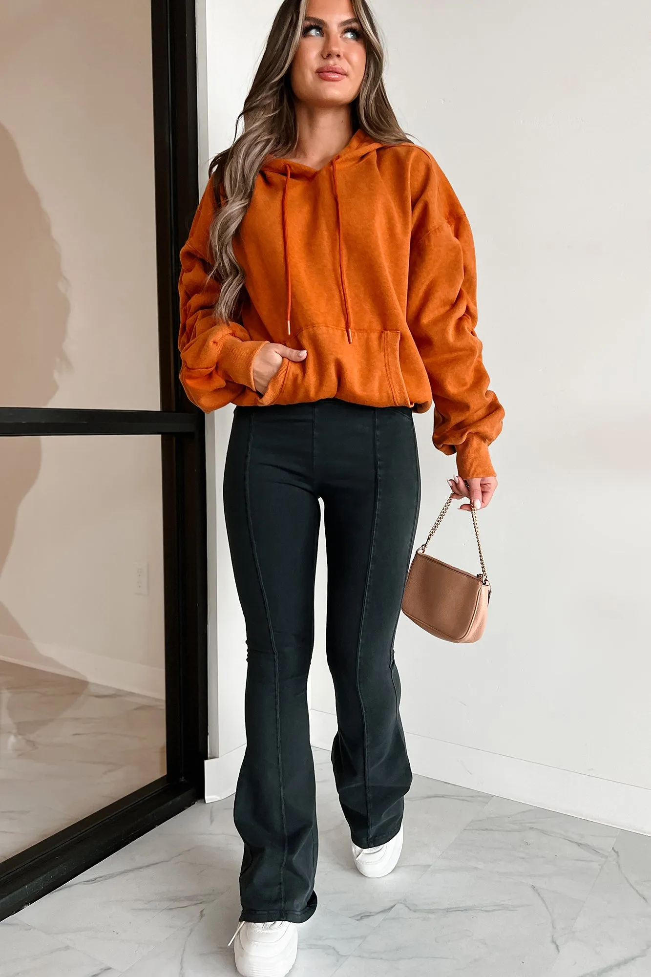Flieh vor der Realität Rüschenärmel Kapuzenpullover (Vintage Rost)