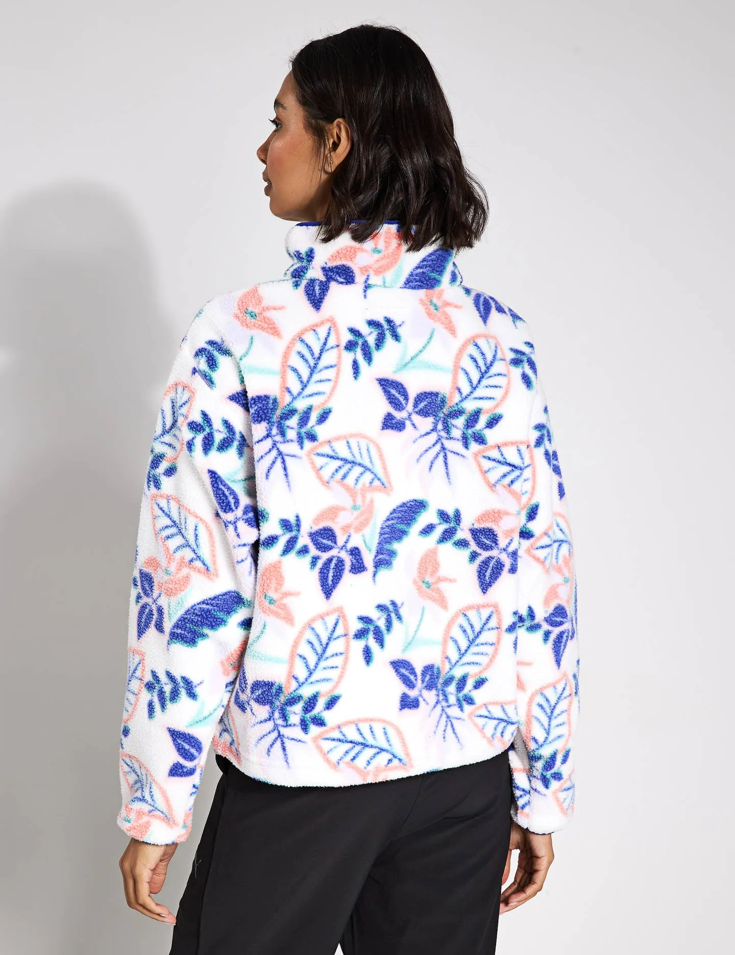 Helvetia II Cropped Sherpa Halb-Snap-Print Fleece - Pastellfarbenes Meersalz Multi