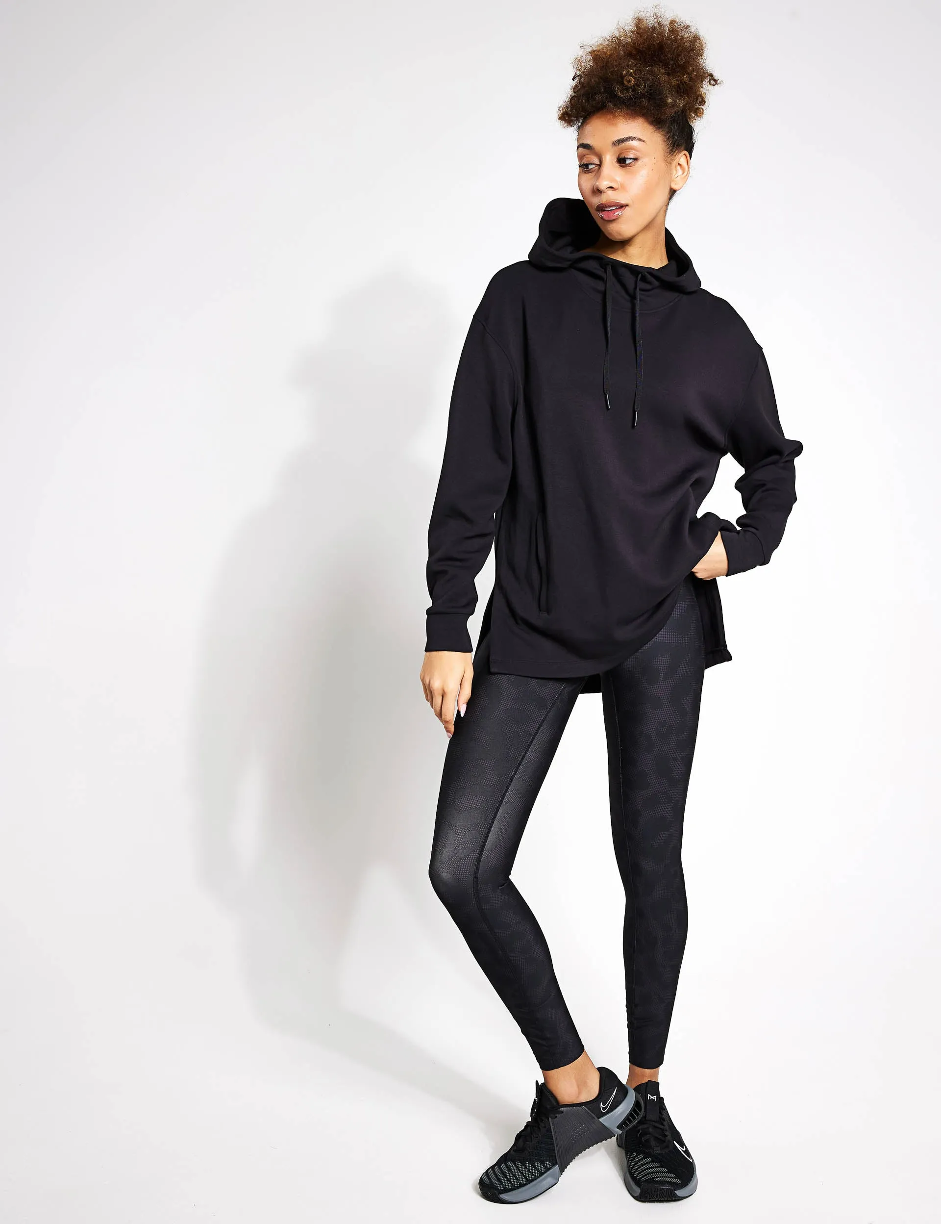 Kapuzen-Longsleeve-Yogajacke mit lockerer Passform - Schwarz