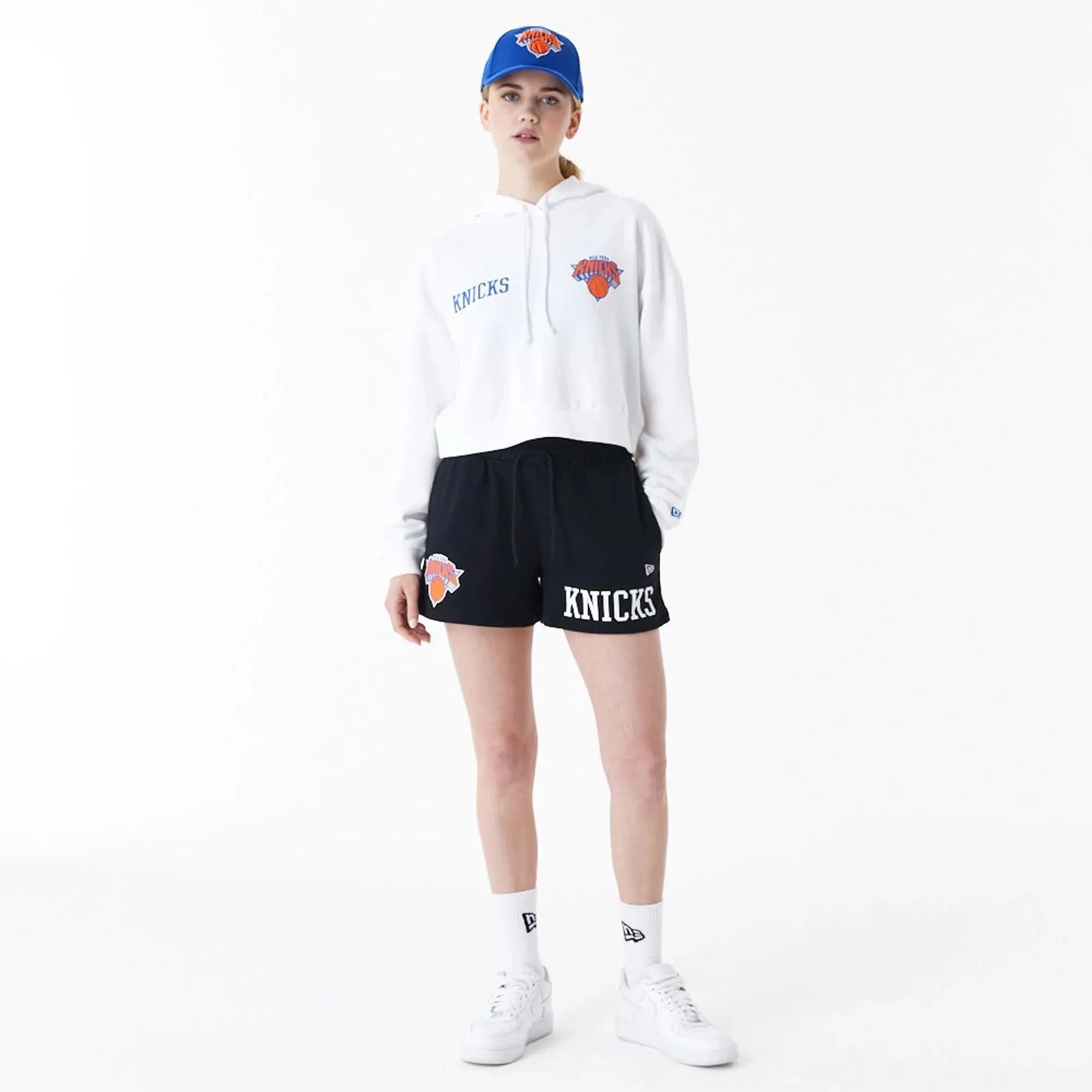 New Era Sweatshirts und Hoodies New York Knicks Damen NBA Team Logo Weißes Cropped Pullover Hoodie