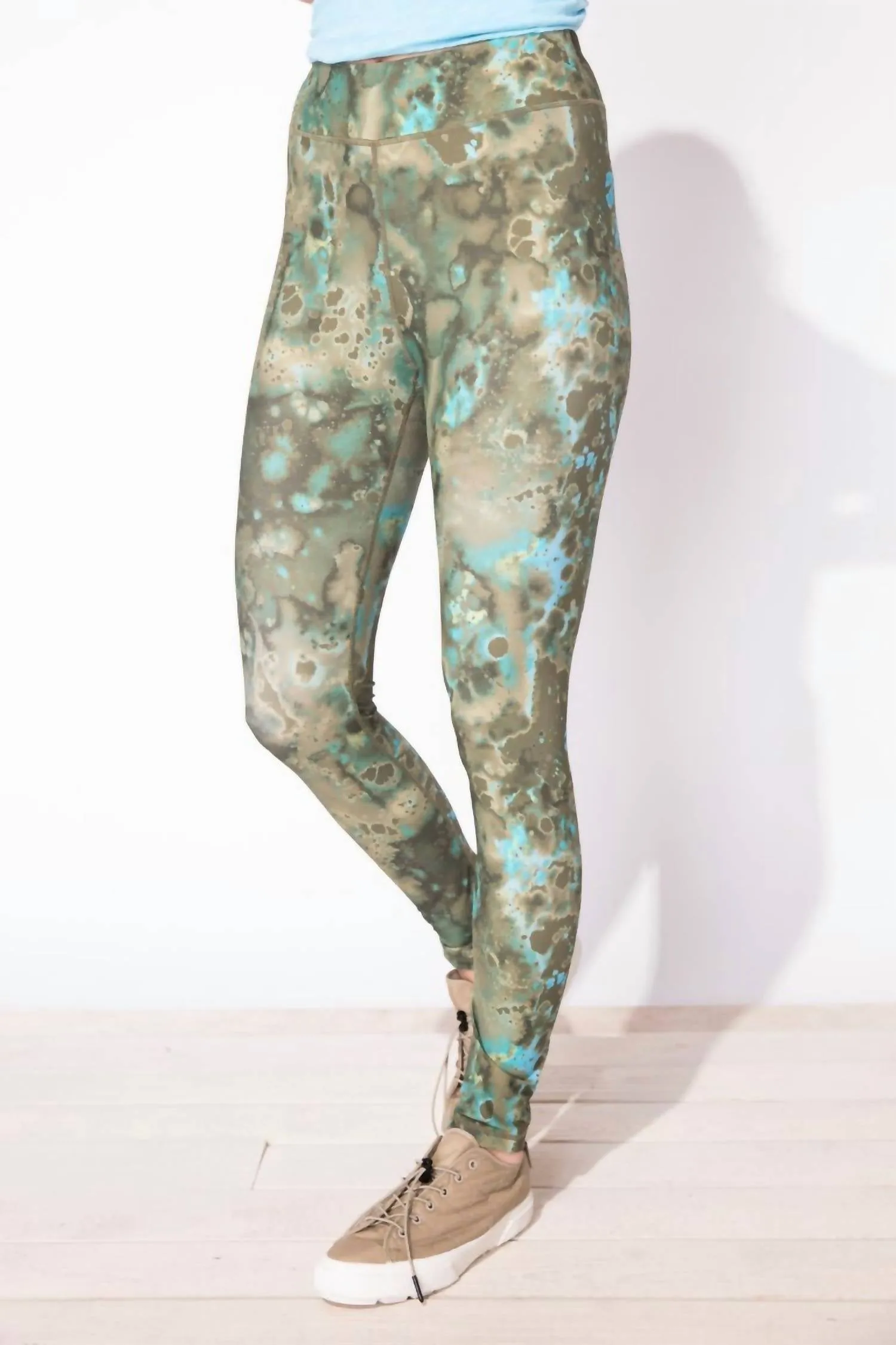 On The Move Marmorierte Leggings In Oliv