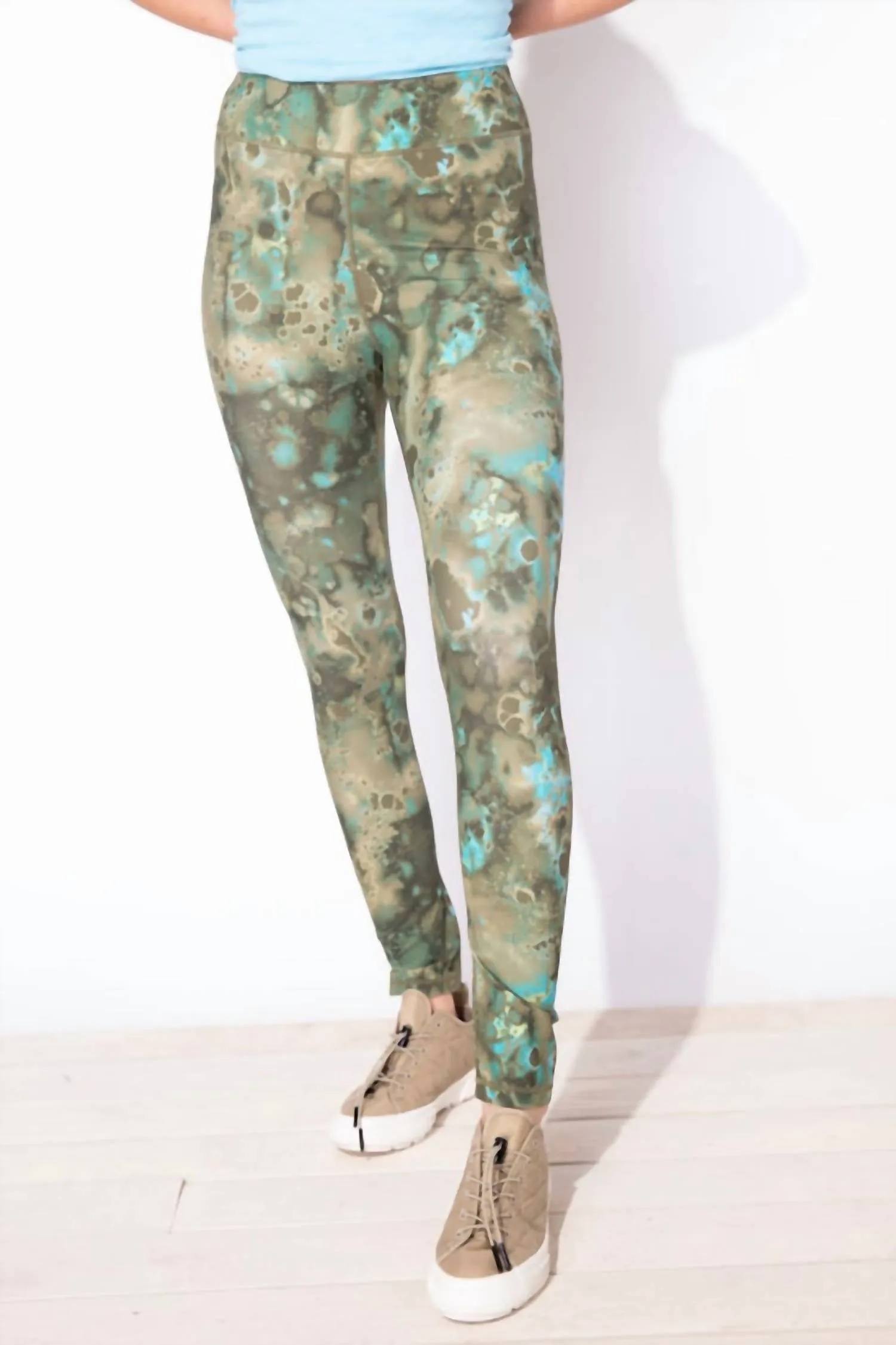 On The Move Marmorierte Leggings In Oliv