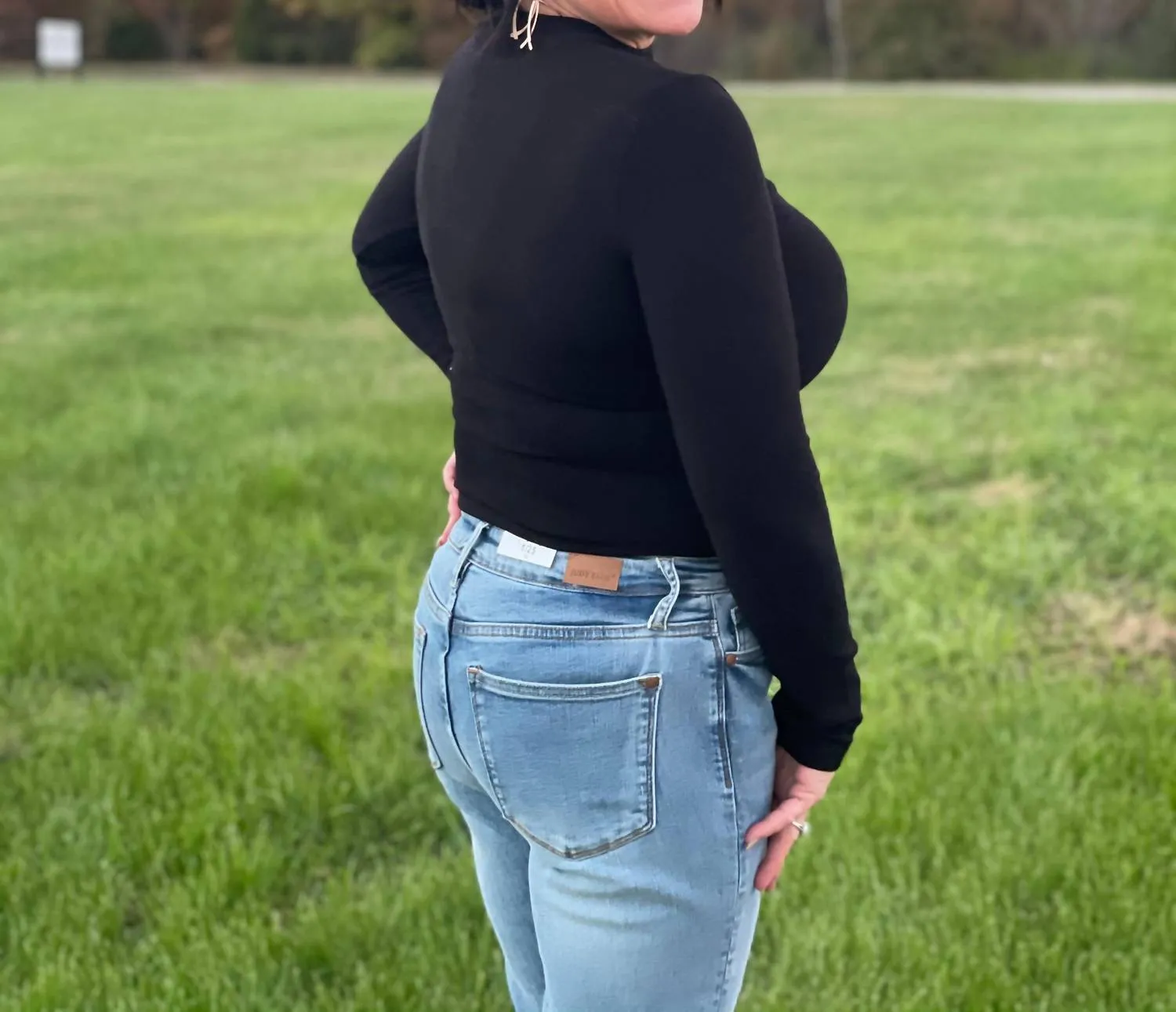 Peek-A-Boo-Body in Schwarz