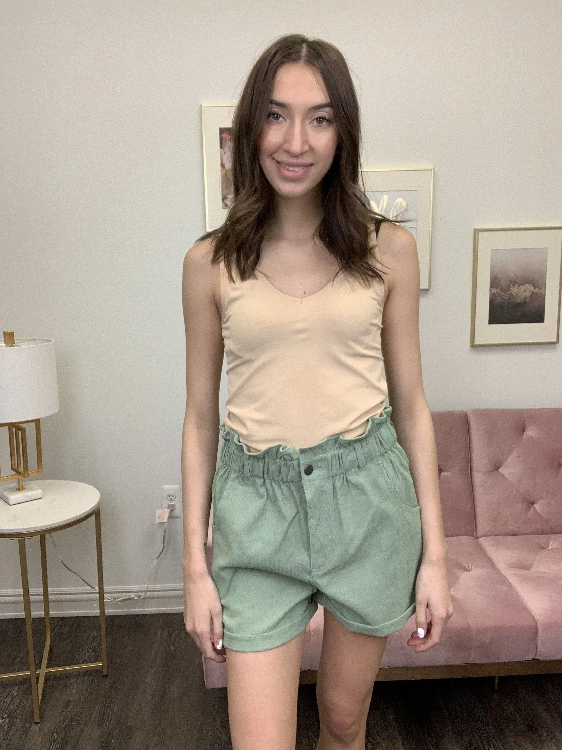 Put On A Show Damen Cord Shorts