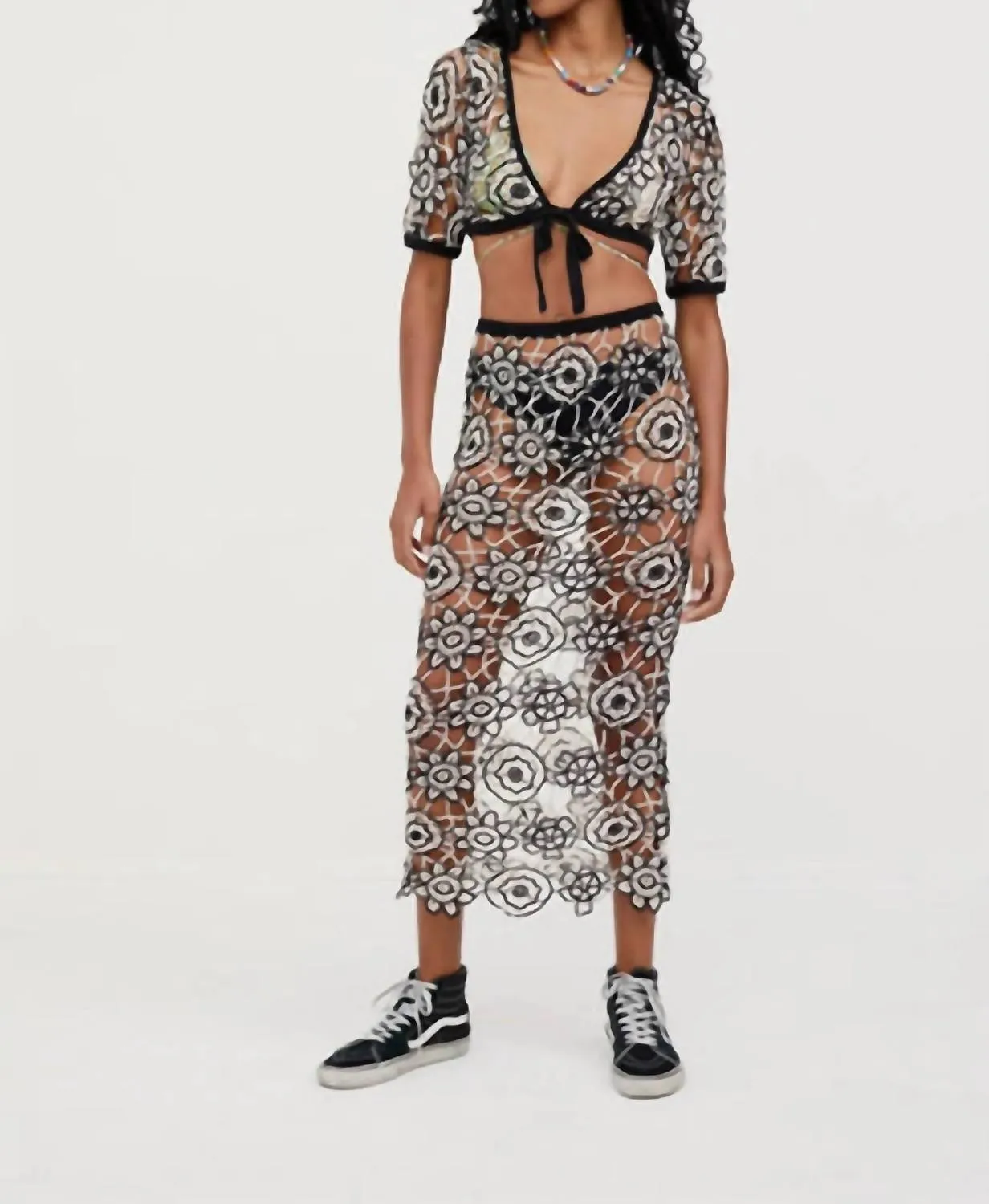 Sofia Crop/Swim Cover-Up in Schwarz und Weiß
