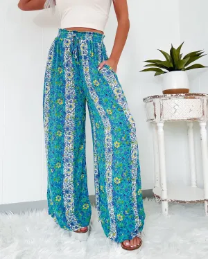 Something To Remember Blumenbestickte Rüschenhose - Blau