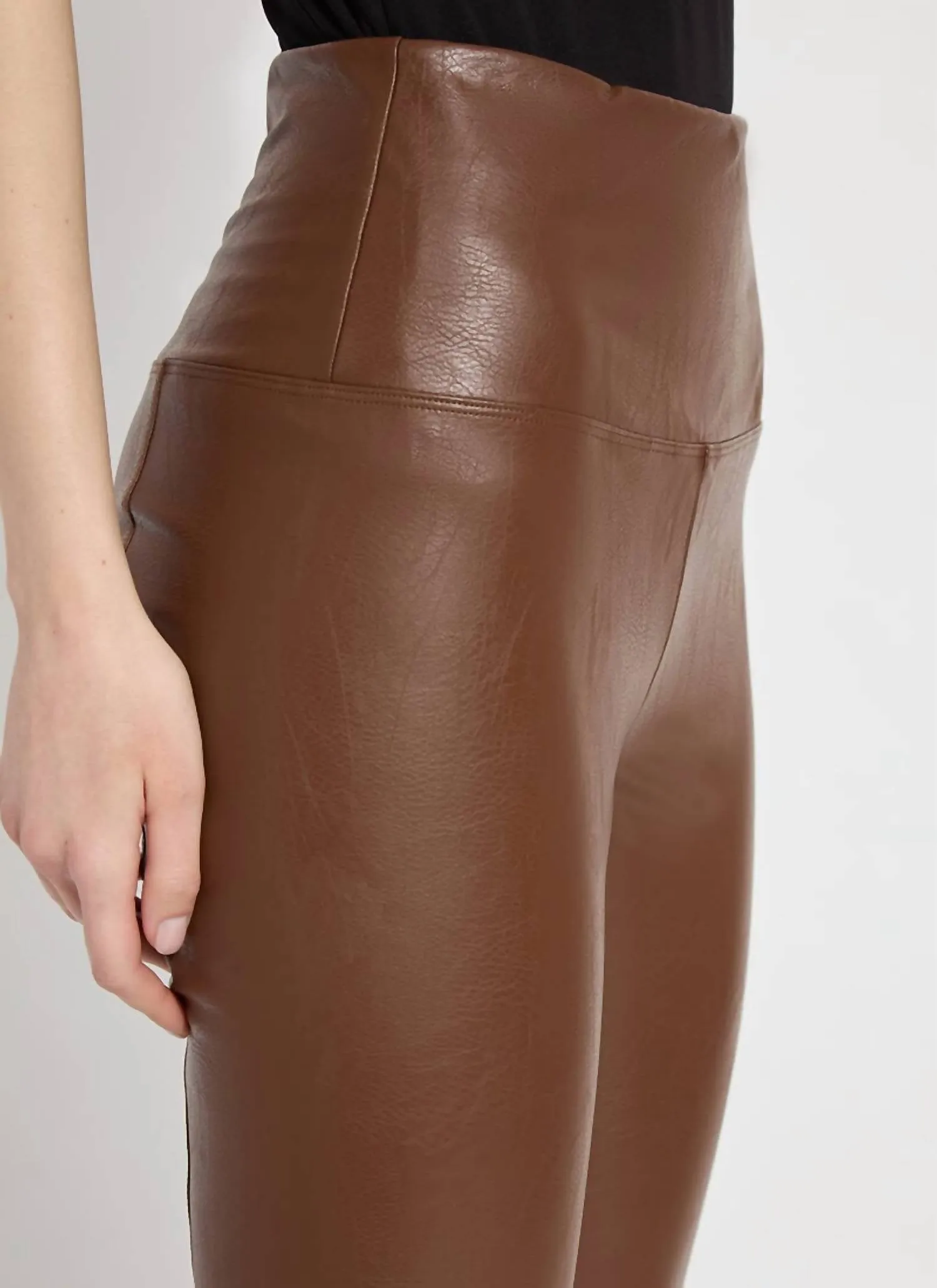 Strukturierte Lederleggings in Bisque