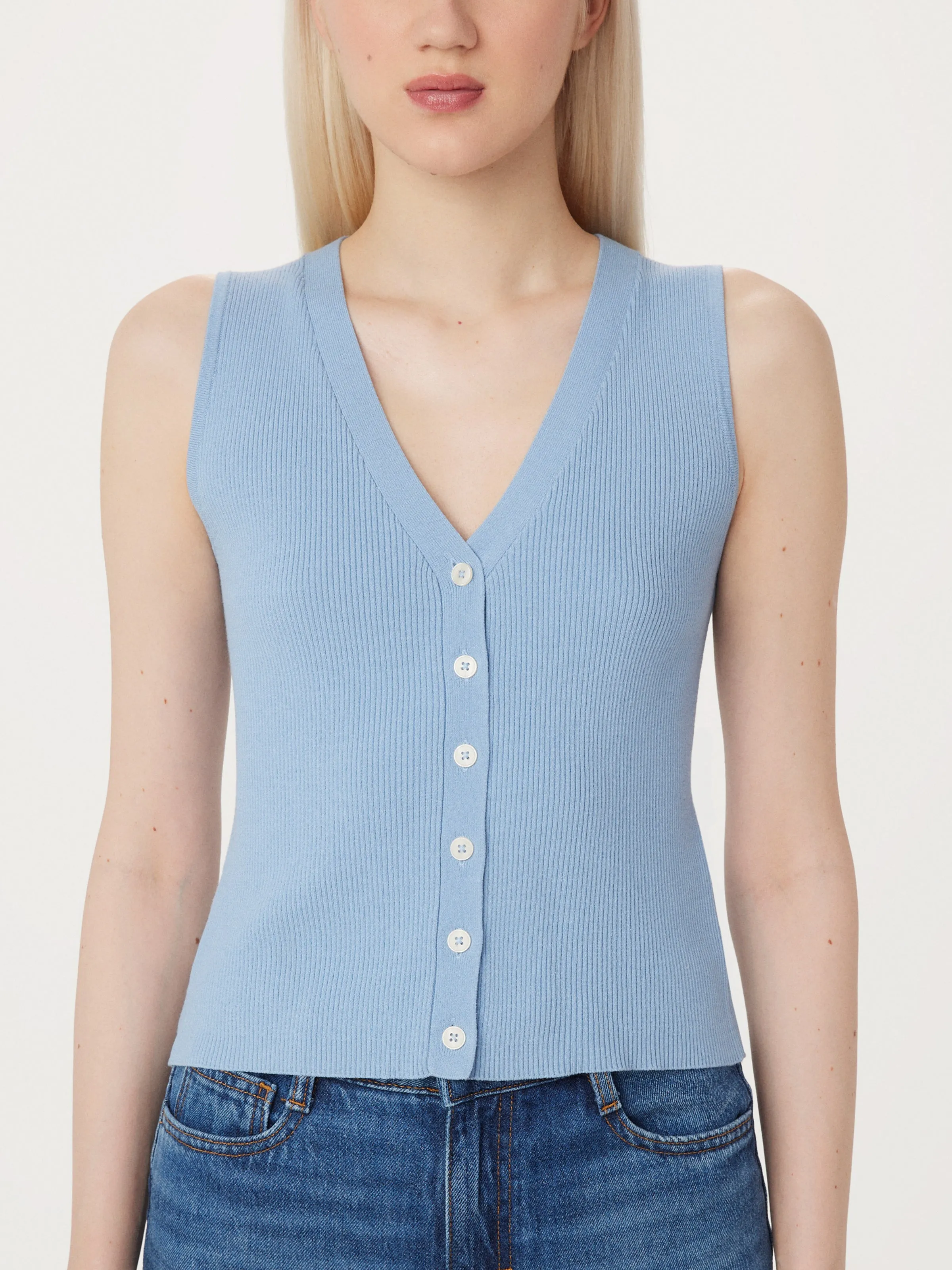 Der Knopf-Sweaterweste in Himmelblau