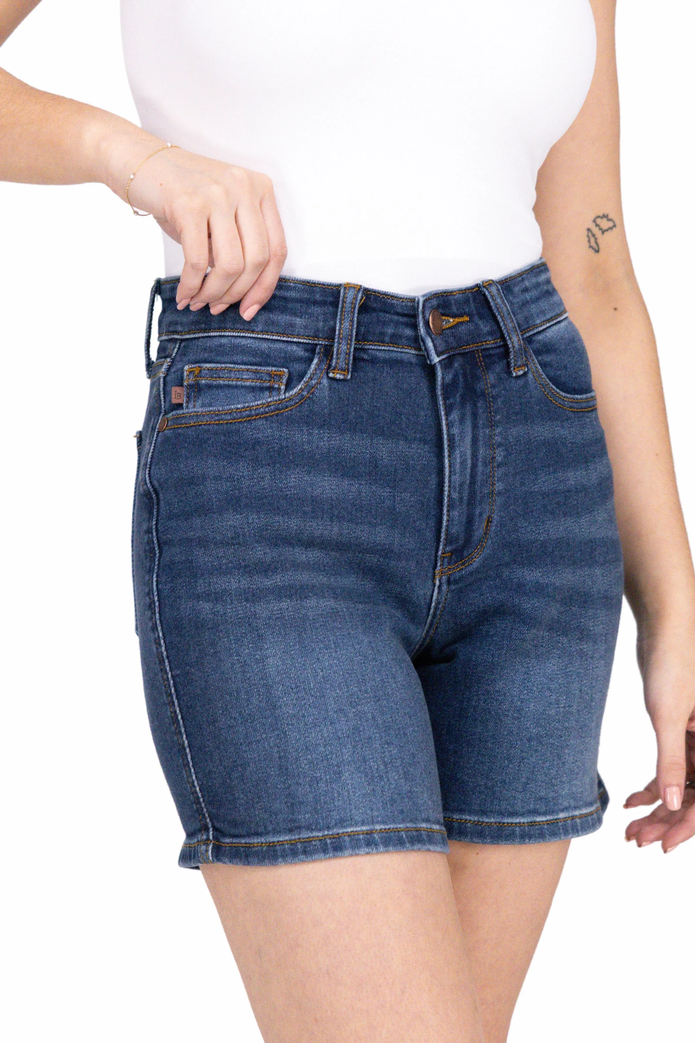 The Sutton von Judy Blue: High-Rise Denim Shorts mit Doppelknopf für Väter *Endverkauf*