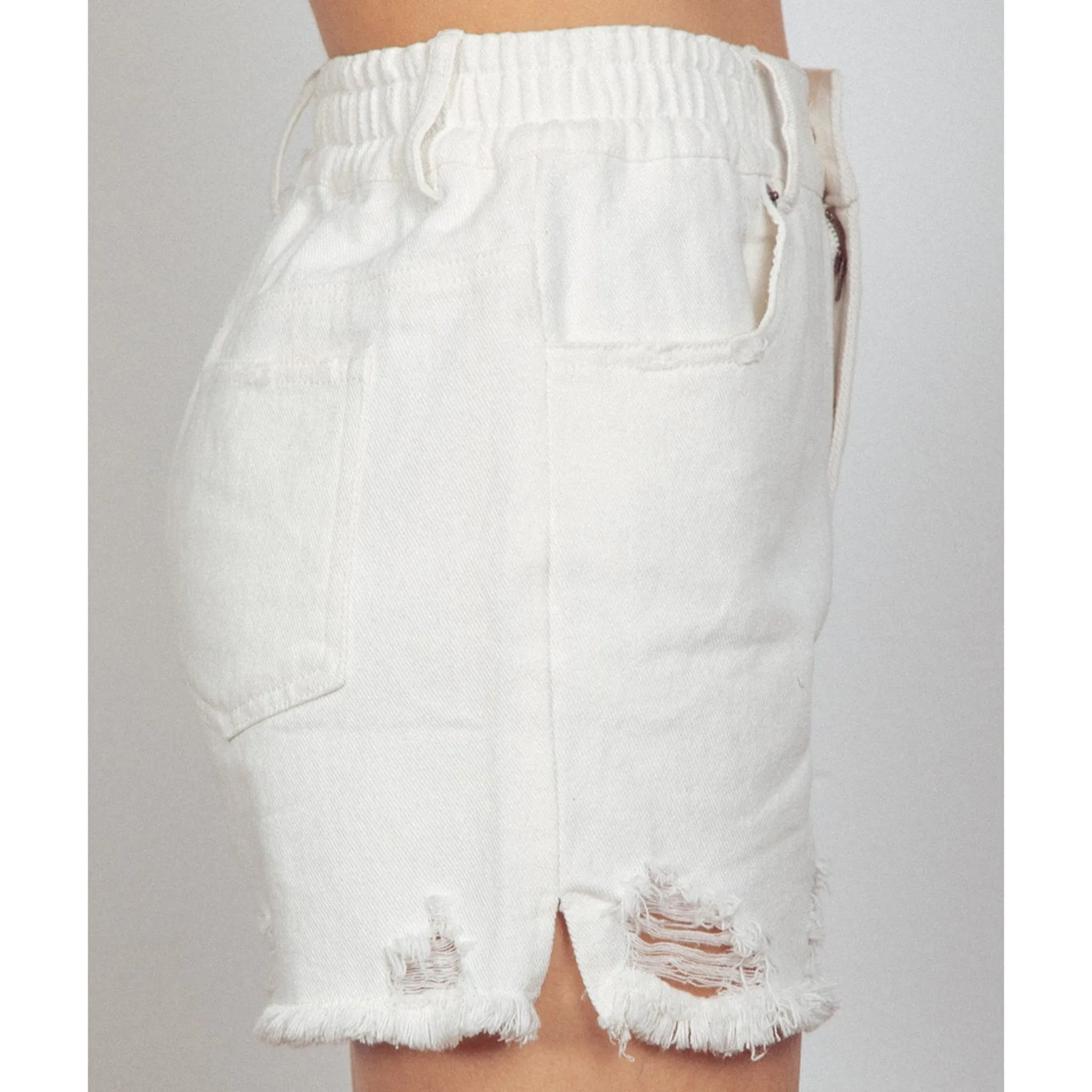 Very G Damen Weiße High-Waist Plissee Shorts