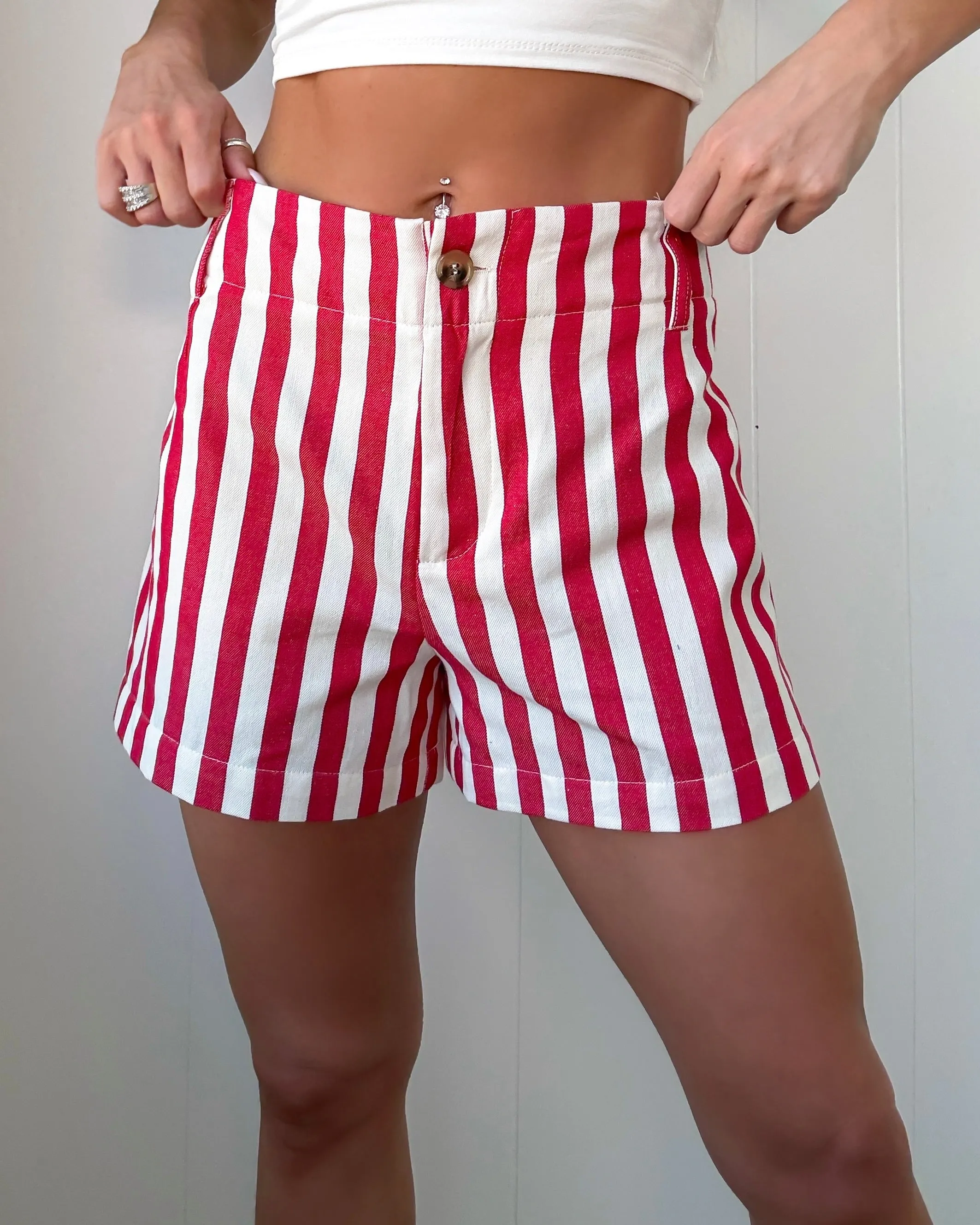 Vintage Vibes Gestreifte Shorts - Rot
